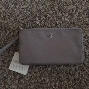 Lululemon wrist wallet